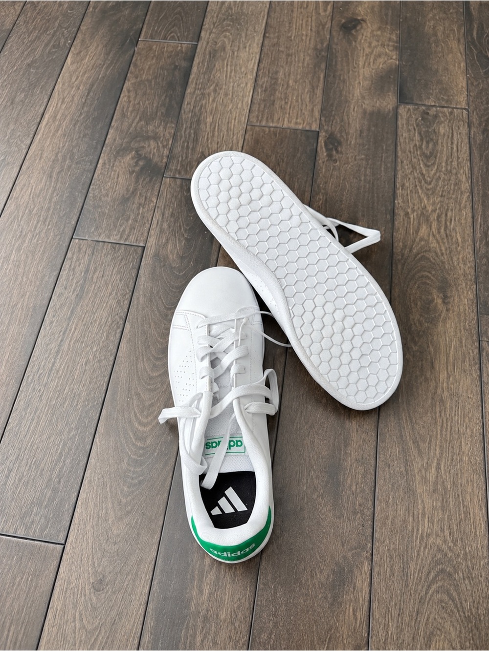 Classic Addidas Tennis Sneakers